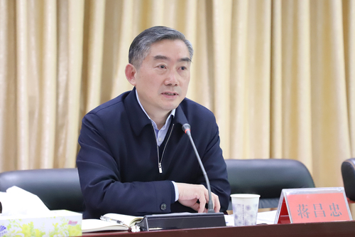 全国人大代表、省教育厅党组书记、厅长、省委教育工委委书记蒋昌忠